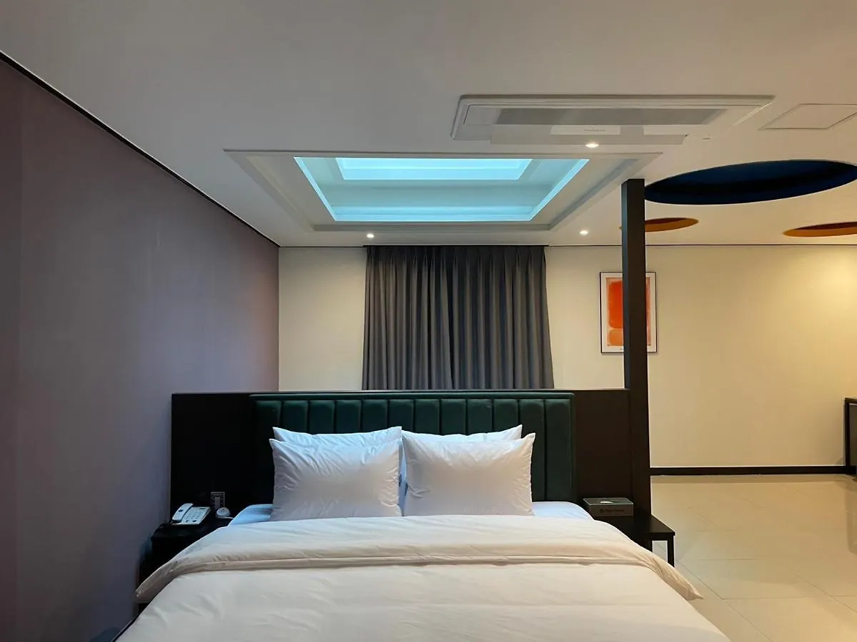 Hotel Quatz contacts